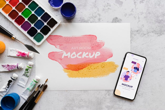 Free Top View Acrylic Palette And Brushes Psd