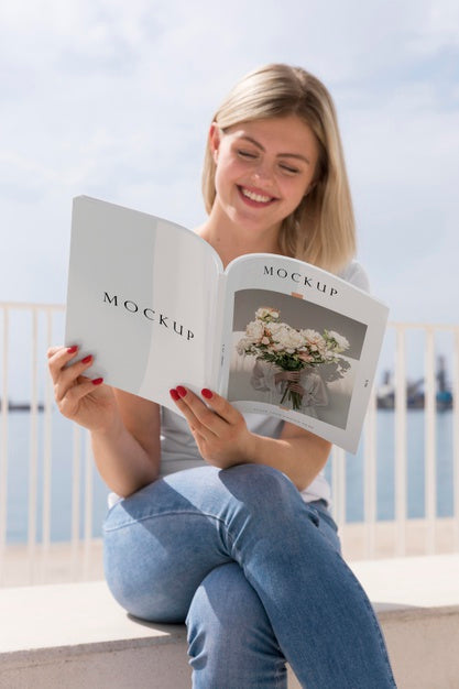 Free Woman On Street Reading Book Psd