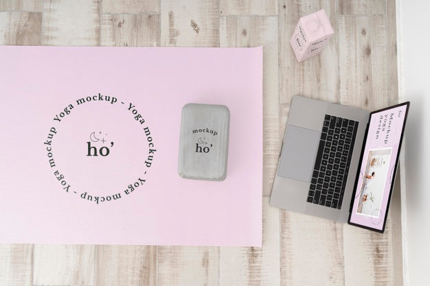 Free Yoga Mock-Up Accessories On The Floor Psd