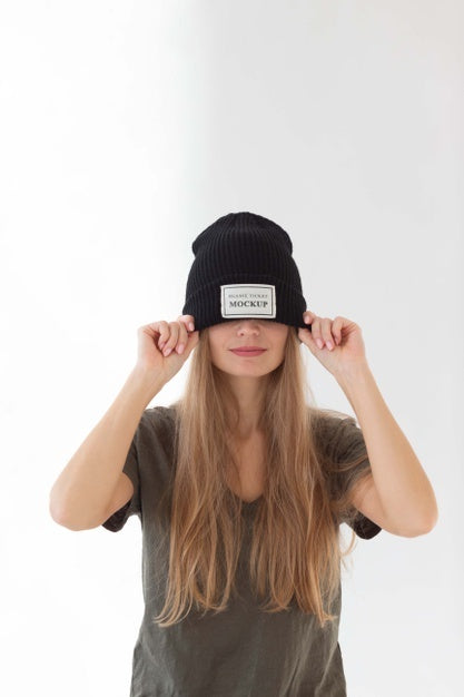 Free Young Woman Wearing Beanie Mockup Psd