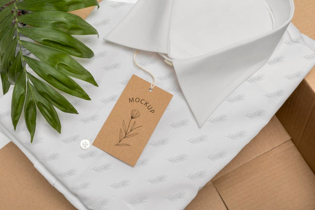 Free Zero-Waste Packaging With Shirt And Price Tag Mock-Up Psd