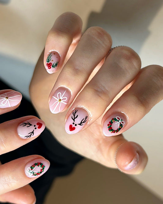 13 Christmas Reindeer Nail Ideas