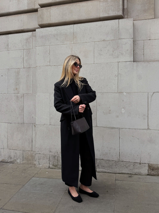 15 Elegant All Black Outfits for Women
