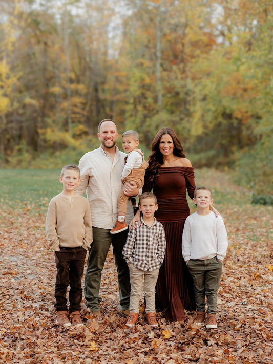 15 Perfect Fall Family Photo Outfits