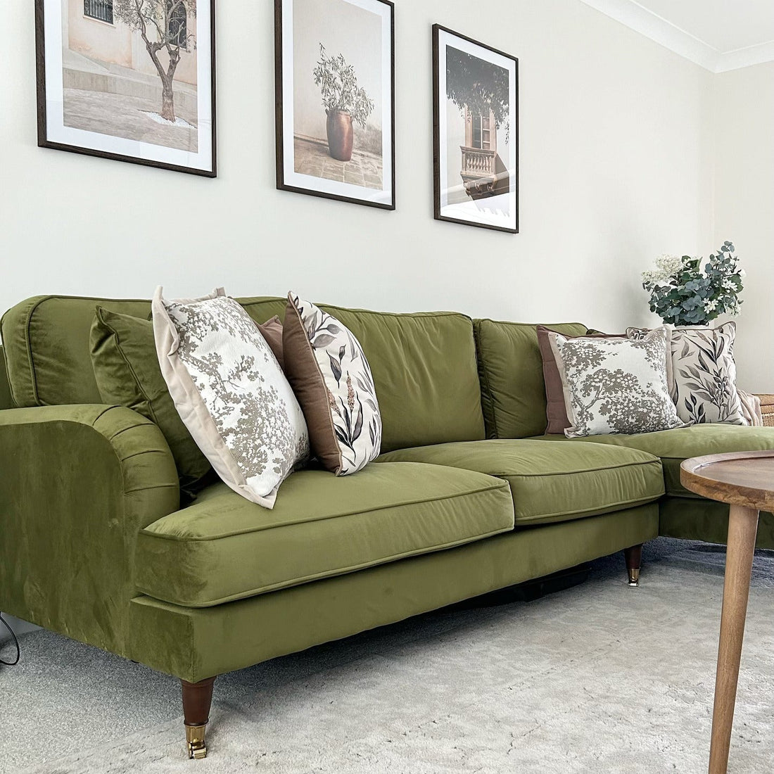 13 Beautiful Green Sofa Living Room Decor Ideas