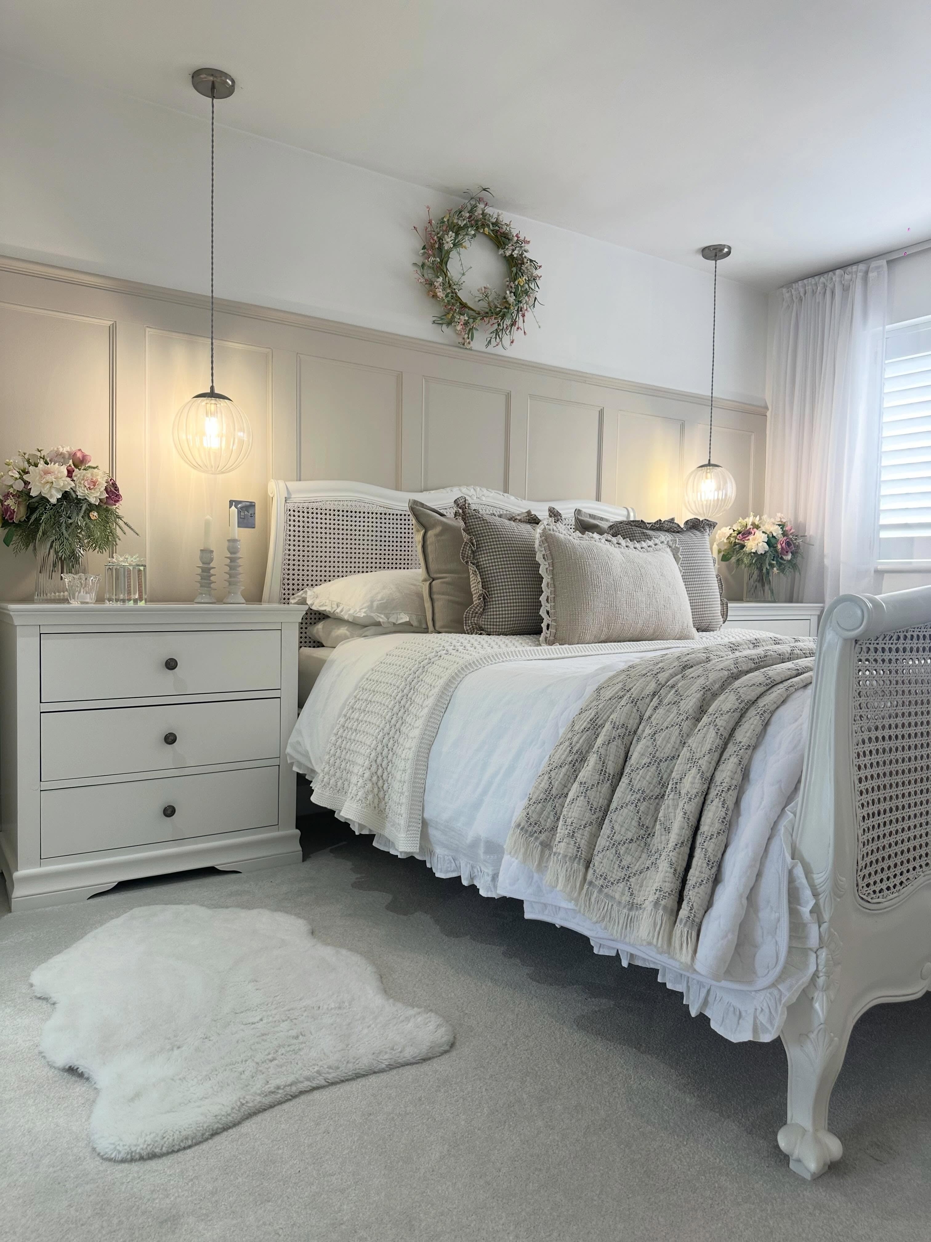 13 Dreamy Bedroom Rug Ideas – CreativeBooster