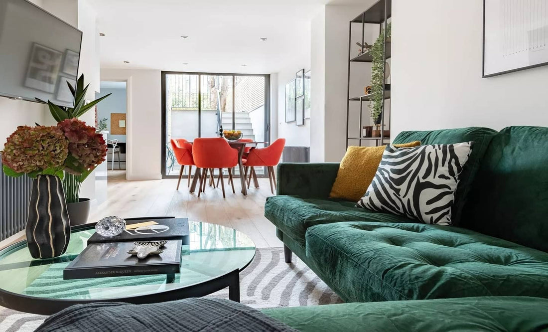 13 Practical Emerald Green Sofa Living Room Ideas for Everyday Style 2026