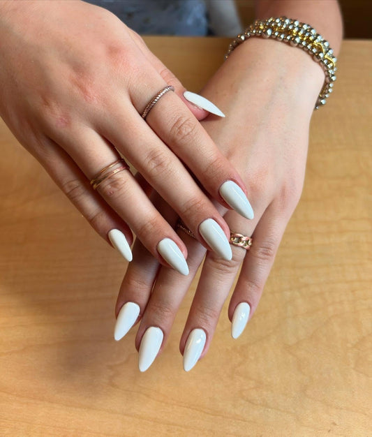 15 Best Simple White Nail Ideas 2026
