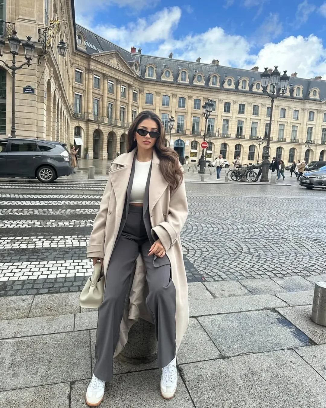 15 Cool Outfits with Sneakers to Try This Week