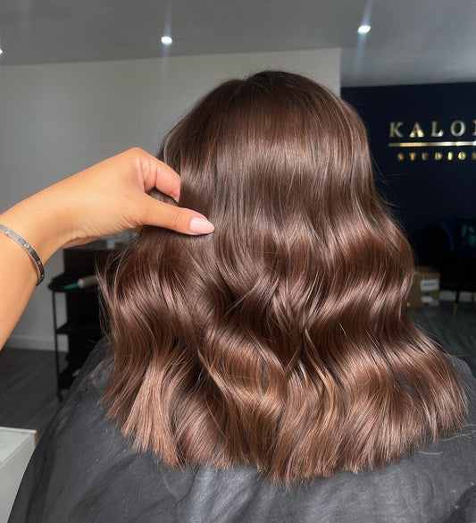 13 Best Chocolate Brown Hair with Highlights for This Season