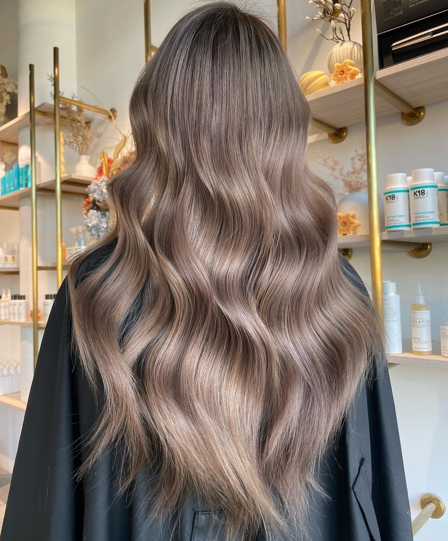 15 Milk Tea Hair Color Ideas for a Fresh Look – CreativeBooster