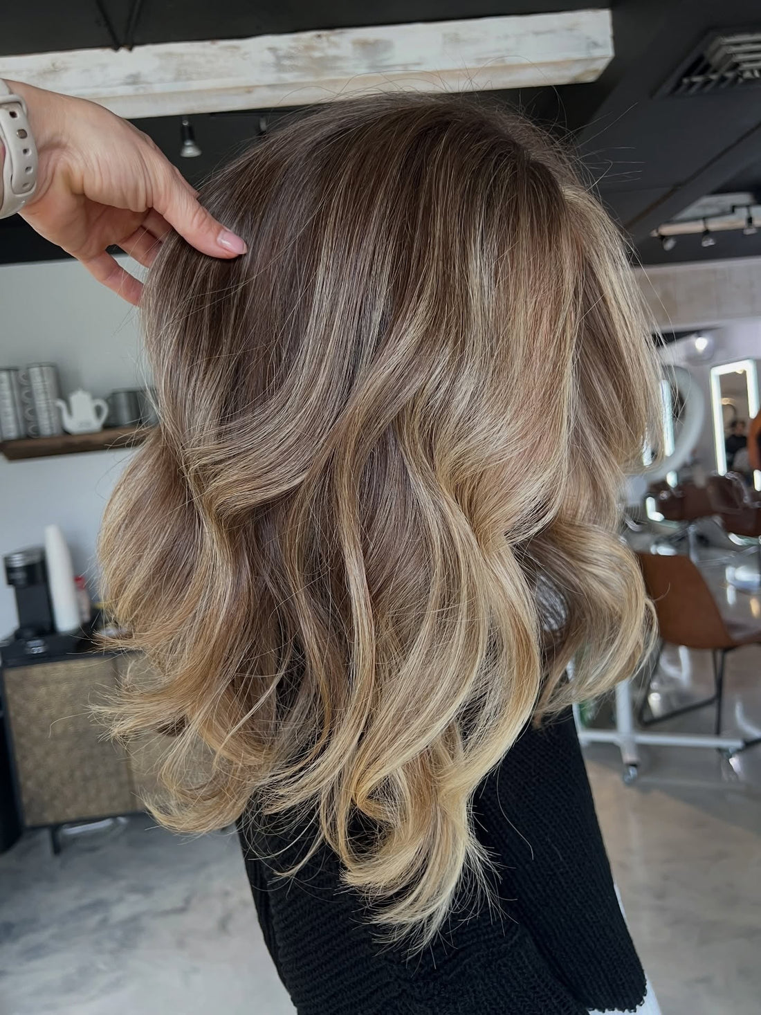 13 Dark Blonde Hair Color with Highlights for a New Look 2026