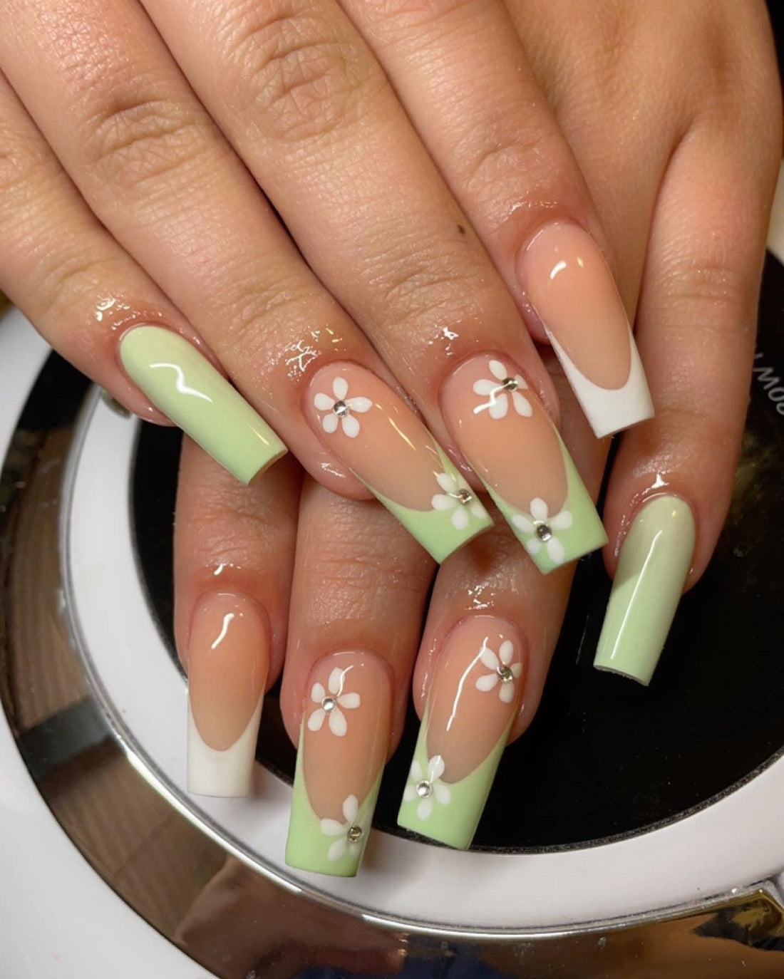 15 Fresh Light Green Nail Ideas 2026