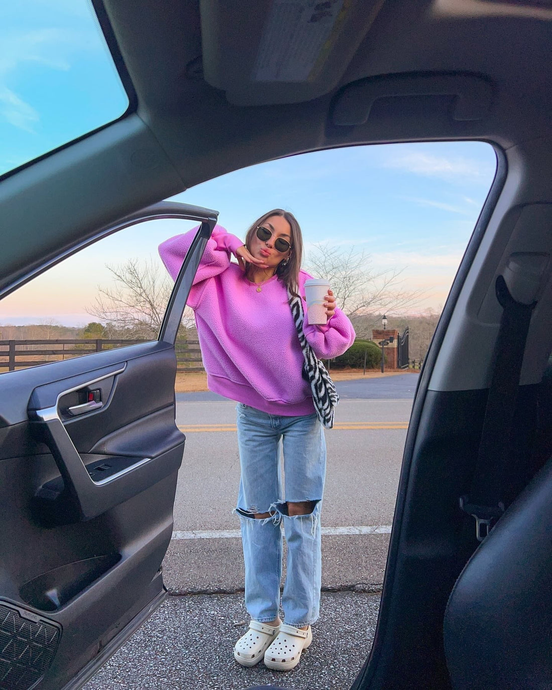 13 Fun Outfits to Wear with Crocs You’ll Keep Rewearing