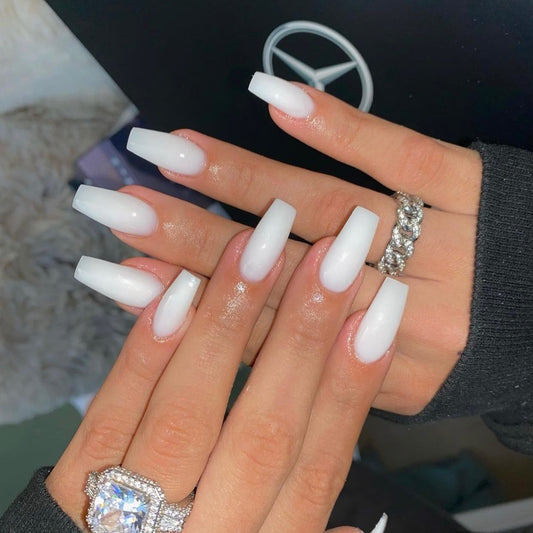13 Chic White Coffin Nail Ideas to Copy