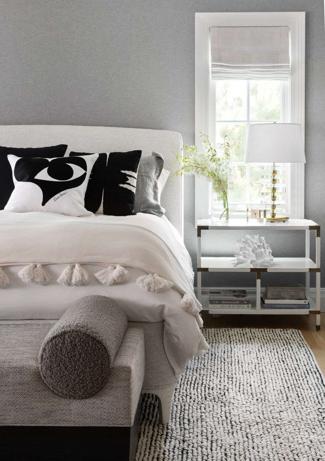Gray Clean 14 Clean and Minimal Gray Wall Bedroom Looks to Try – CreativeBooster