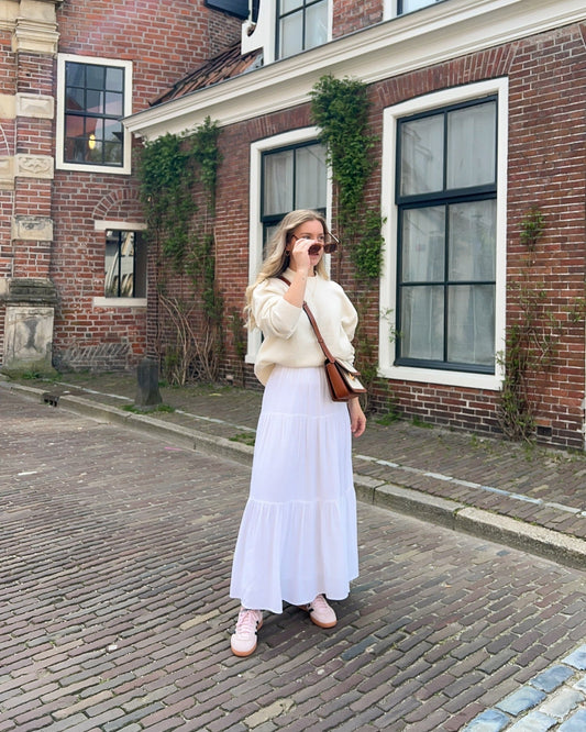 13 Pretty Outfits with White Skirts