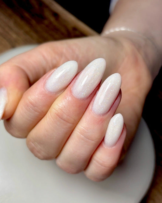13 White Glitter Nail Ideas for a Fresh Manicure