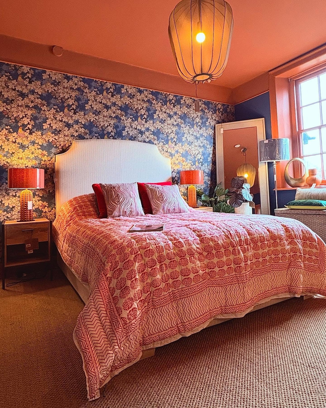 16 Coral Bedroom Designs You’ll Want to Try