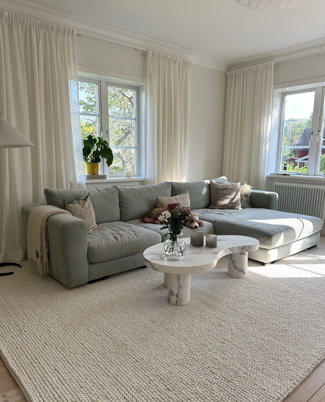 13 Grey Sofa Living Room Ideas with Texture and Contrast