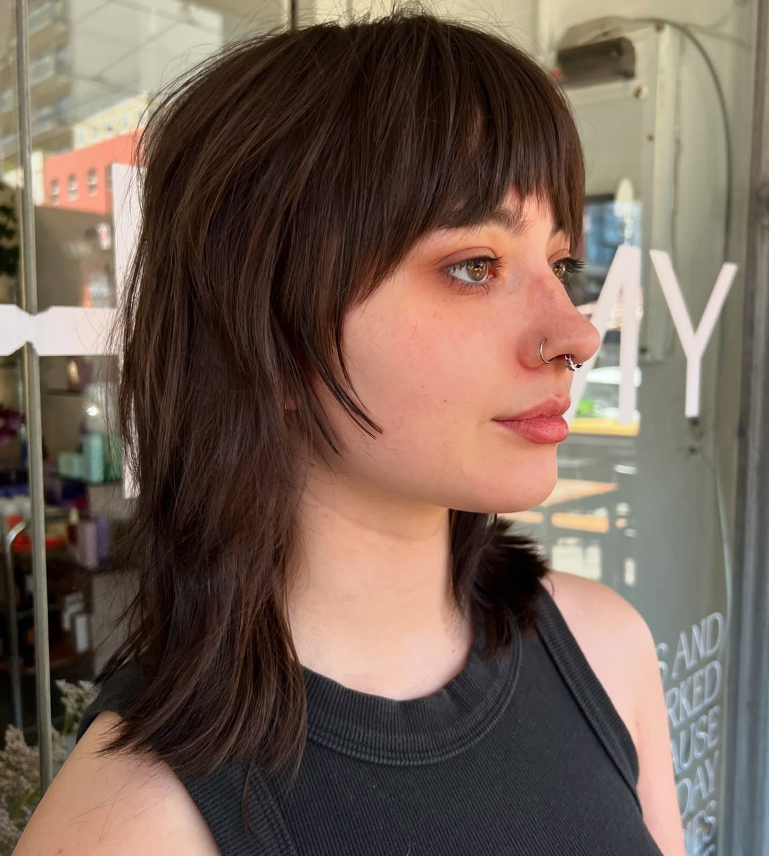 15 Low-Maintenance Medium Length Shaggy Haircuts That Wow