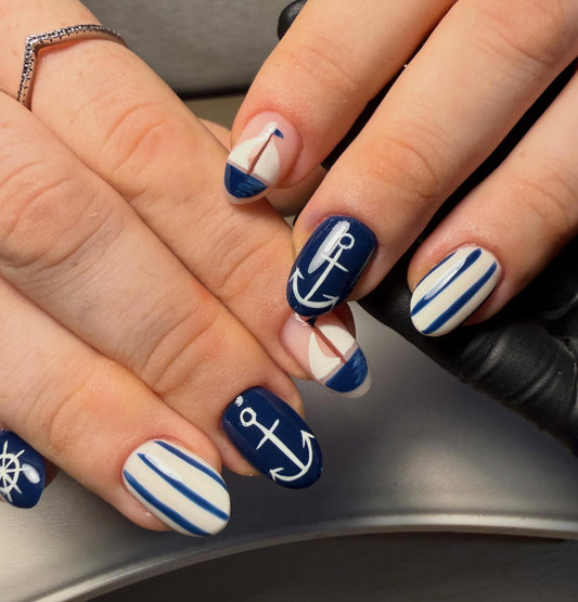 16 Classy Anchor Nail Ideas