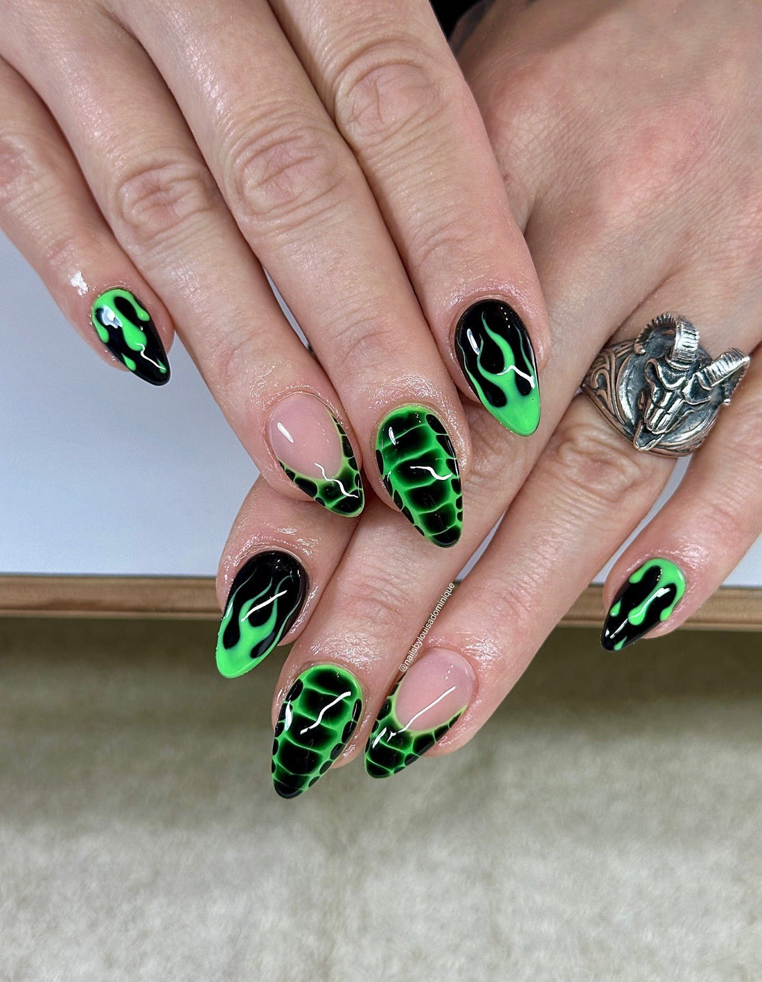 15 Cool Black and Green Nail Ideas