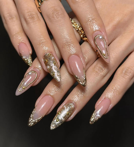 18 Gold Nail Ideas That Shine Bright