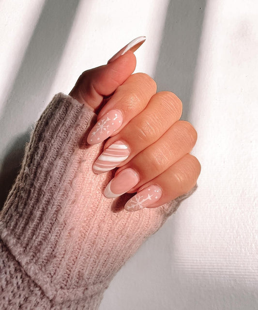 16 Stunning White Winter Nail Ideas for an Elegant Touch