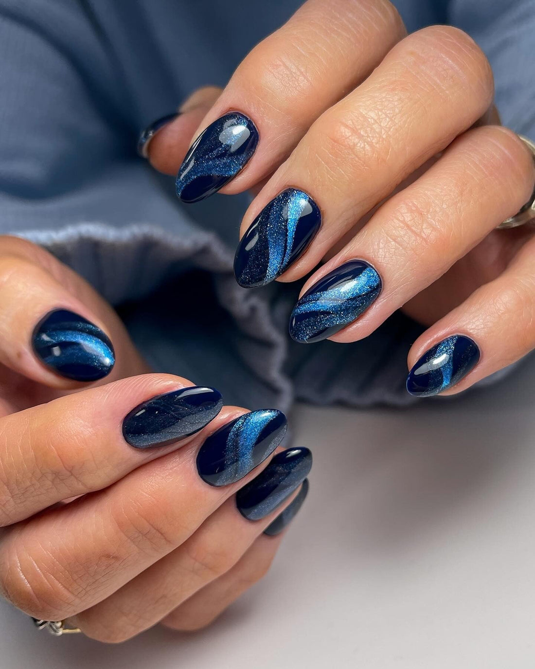 16 Navy Blue Nail Ideas You’ll Save