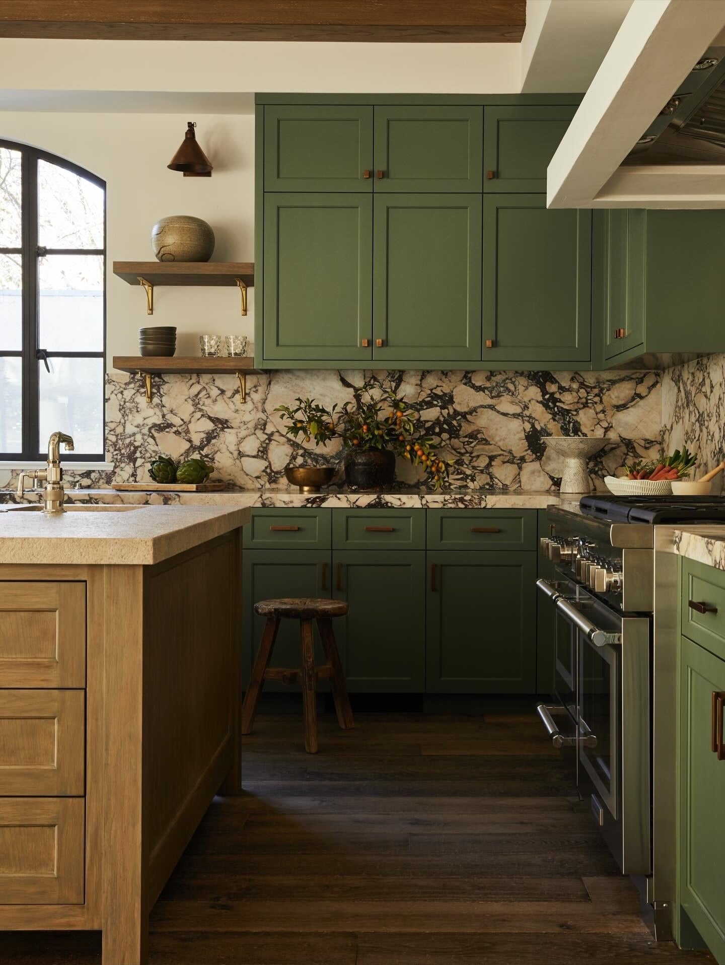 16 Green and Wood Kitchen Ideas That Feel Timeless – CreativeBooster