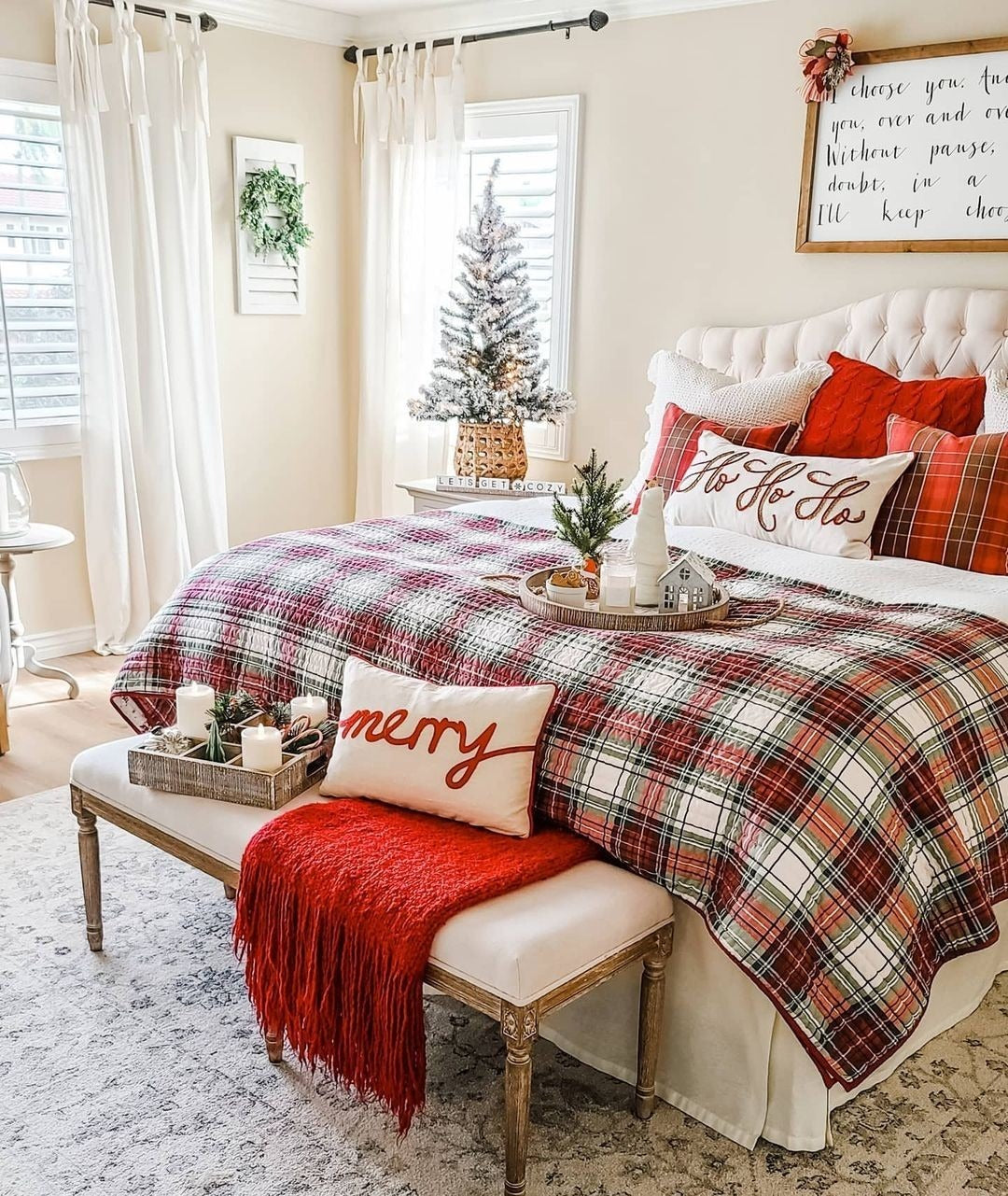16 Cozy Christmas Bedroom Ideas for Warmth