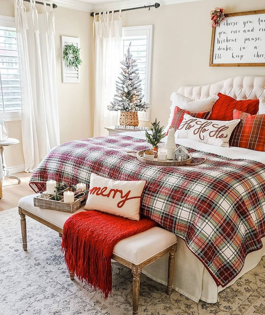 16 Cozy Christmas Bedroom Ideas for Warmth