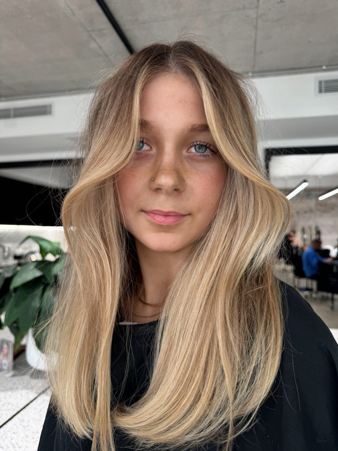 13 Soft Light Brown Hair with Highlights to Try Now