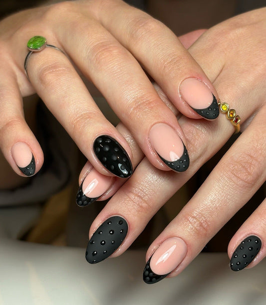 13 Cute Black Nail Ideas That Look So Chic 2026