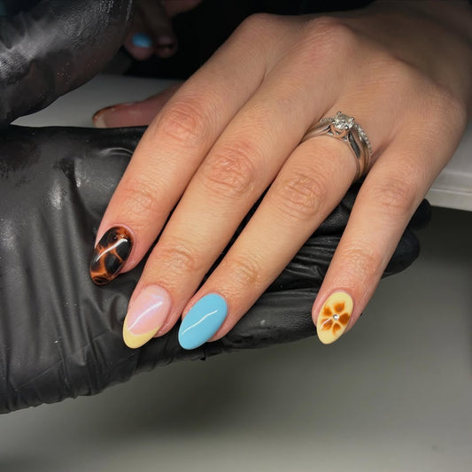 15 Best June Nail Ideas