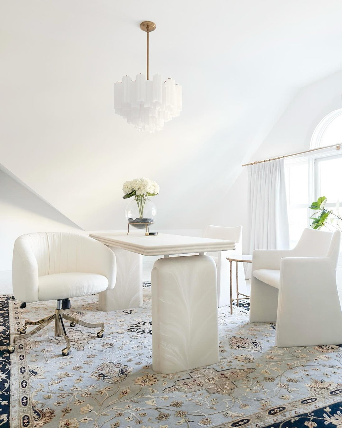 13 Clean White Office Ideas That Feel Fresh 2026