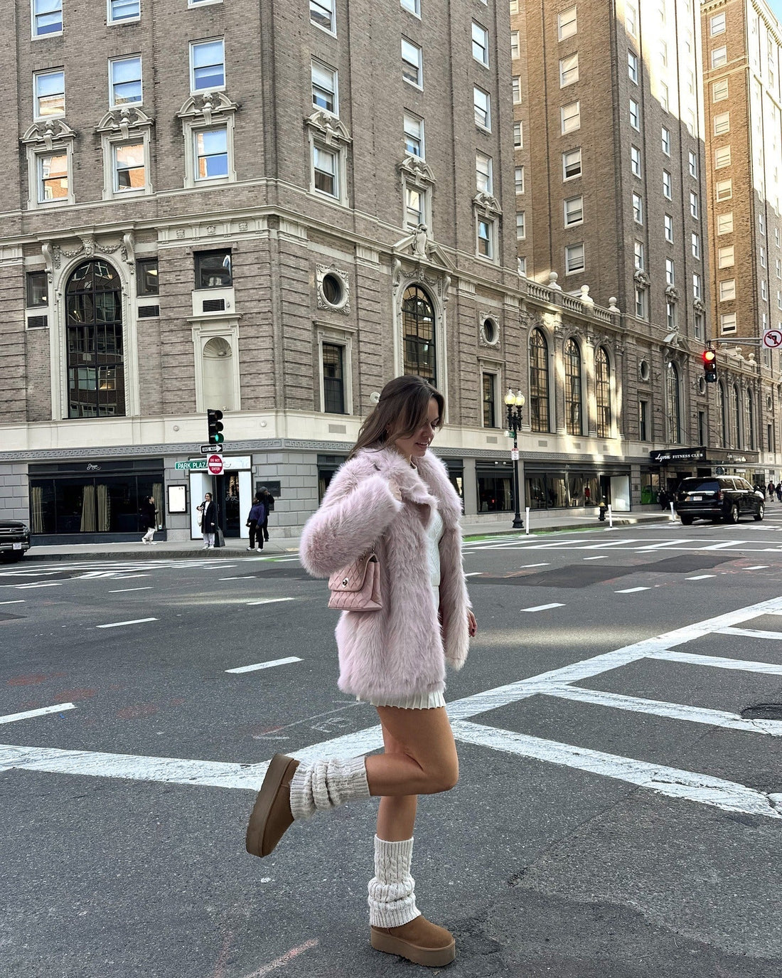 13 Cozy Leg Warmer Outfit Ideas