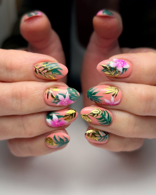 13 Playful Tropical Nail Ideas You Can’t Resist 🍹