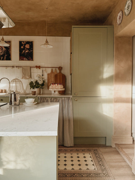 13 Simple and Chic Village Style Kitchen Ideas 2026