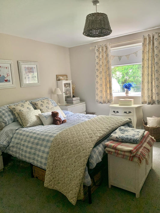 16 Soft & Cozy Cottage Bedroom Ideas 2026