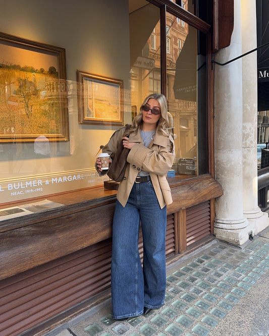 15 Clean Outfits with Dark Blue Jeans