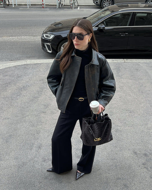13 Easy Outfits with Black Pants You’ll Rewear Often