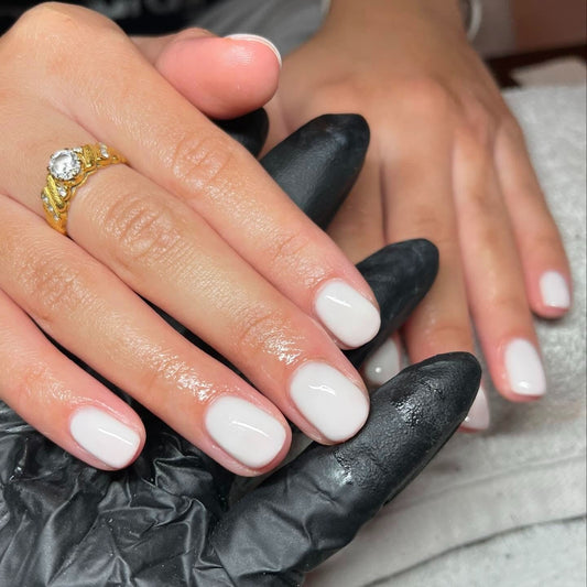 13 Short White Nail Ideas for 2026
