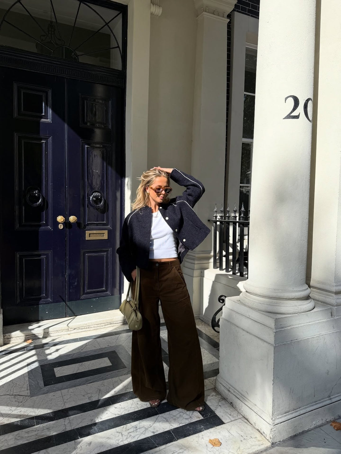 13 Stylish Outfits with Brown Pants