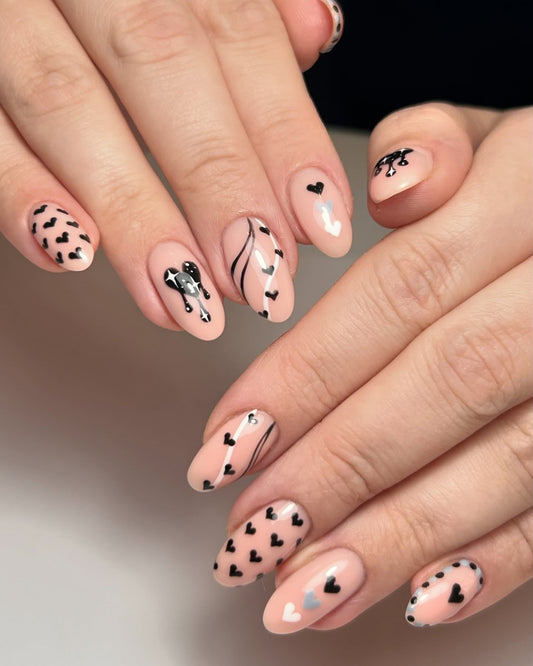 13 Gorgeous Black Valentine Nail Ideas