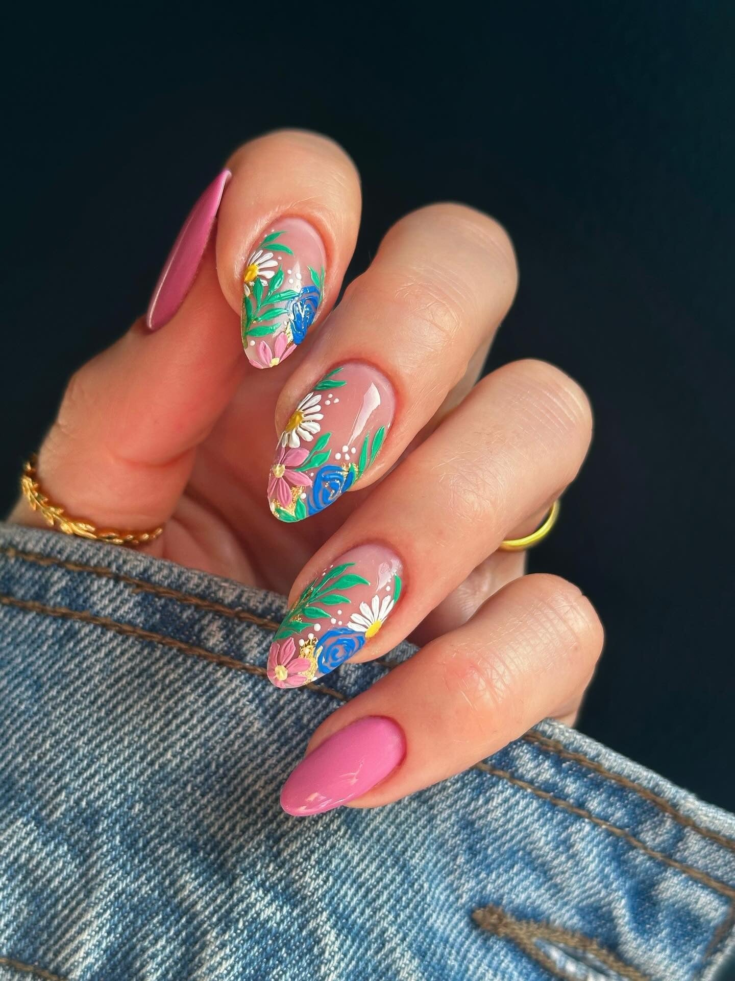 Sweeping Flower 14 Pretty Flower Dip Nail Ideas – CreativeBooster