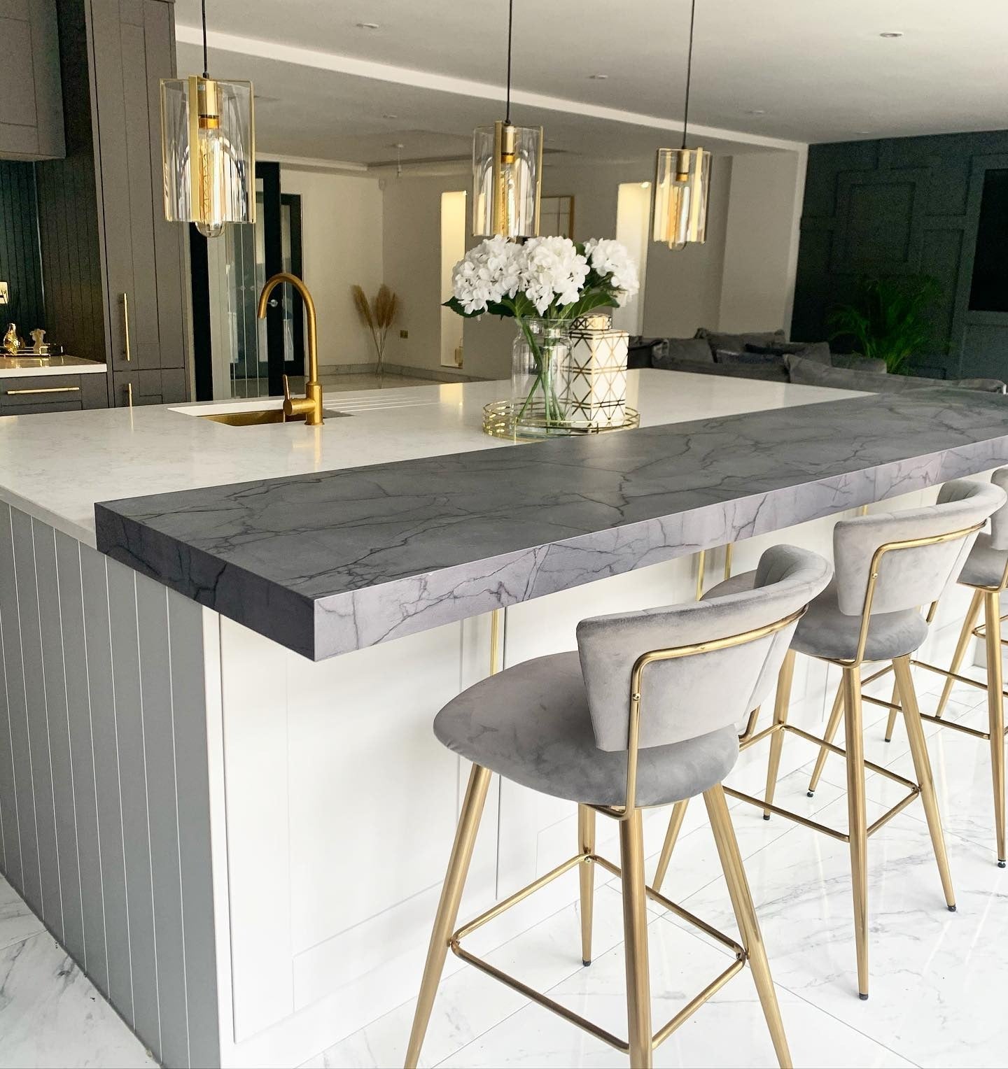 13 Elegant Gold Kitchen Ideas Worth Saving – CreativeBooster
