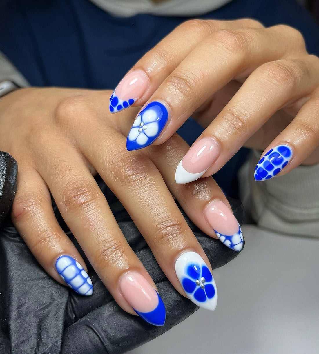 16 Creative Blue and White Nail Ideas Worth Saving