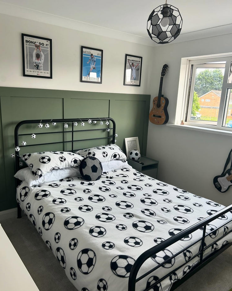 14 Minimal Football Bedroom Ideas with Personality – CreativeBooster